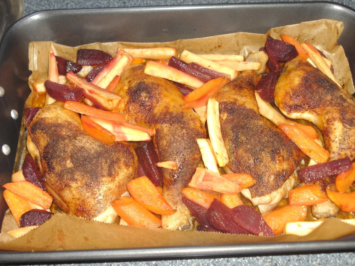 Hähnchenschenkel mit bunten Rübchen - Rezept - Bild Nr. 3135