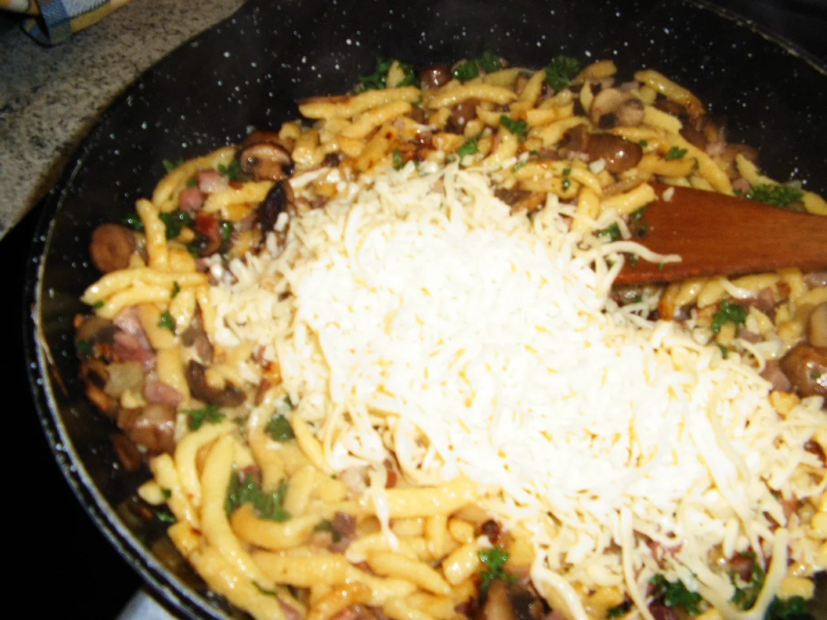 Rezept: Champignon-Schinken-Spätzle Bild Nr. 3156 Champignon-Schinken-Spätzle - Rezept - Bild Nr. 3156