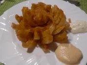 Zwiebel-Blume "Blooming Onion" - Rezept - Bild Nr. 3181