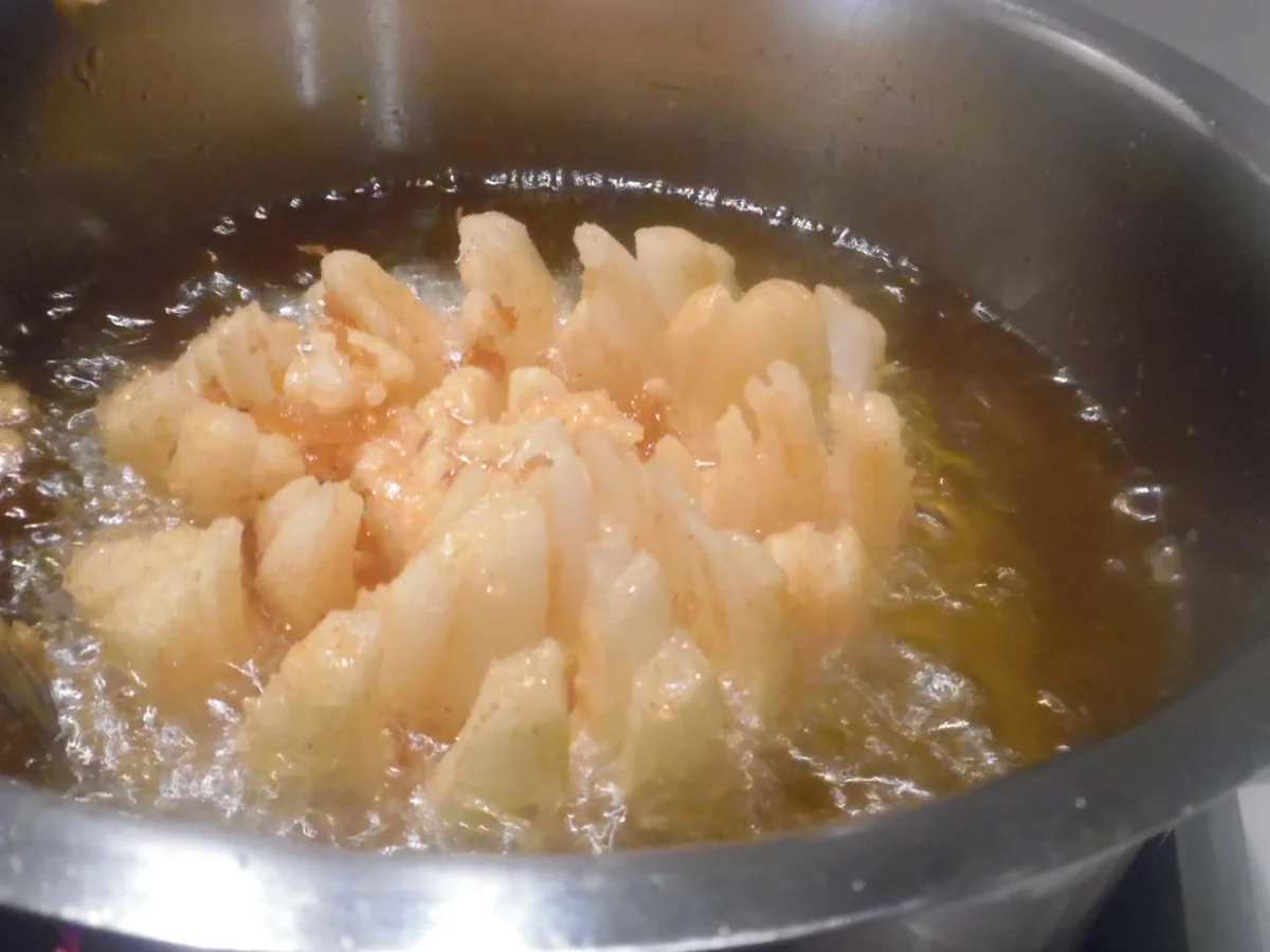 Zwiebel-Blume "Blooming Onion" - Rezept - Bild Nr. 3182