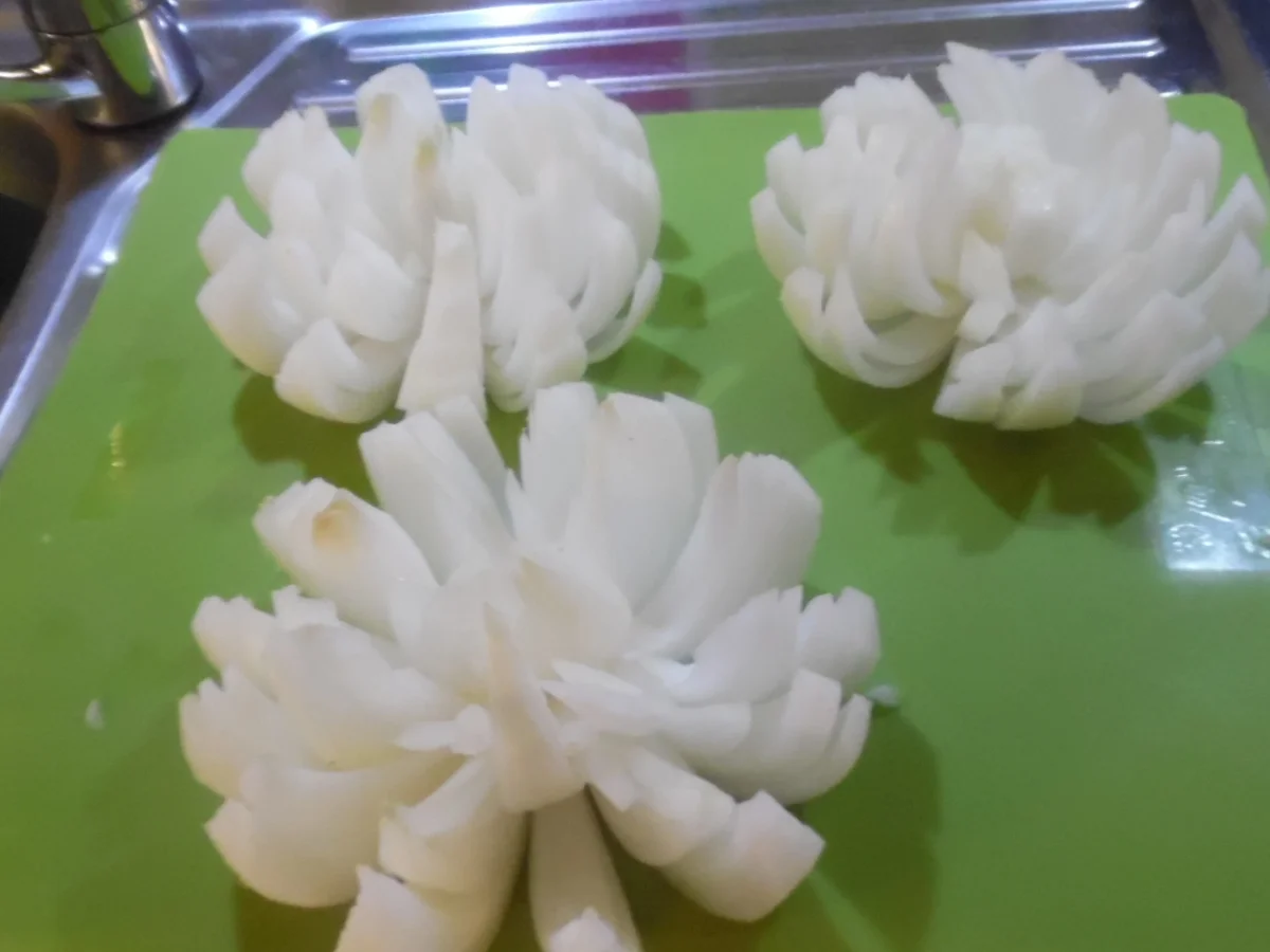 Zwiebel-Blume "Blooming Onion" - Rezept - Bild Nr. 3185