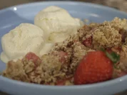 Erdbeer-Rhabarber-Crumble - Rezept - Bild Nr. 3196