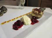 Spekulatiustiramisu mit Gewürzkirschen und weißem Schokoladenparfait - Rezept - Bild Nr. 3199