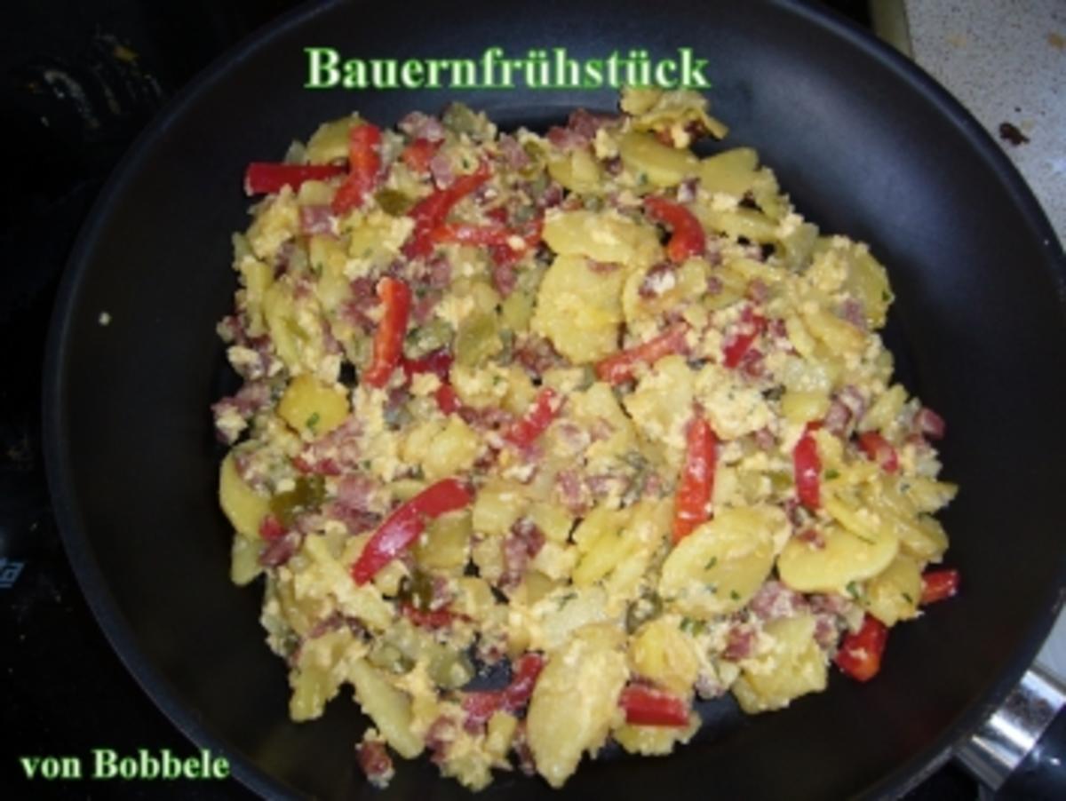 Hauptspeise: Bauernfrühstück mit Schwarzwälder Katenwurst und Paprika - Rezept