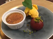 Gulab Jamun mit Alphonso Mango Eis und Chai Crême Brûlée - Rezept - Bild Nr. 3207