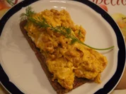 Curry-Rührei mit Nordseekrabben - Rezept - Bild Nr. 3231