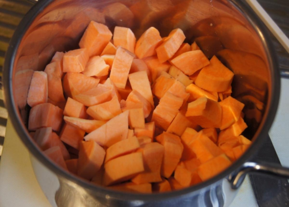 Buletten mit Süßkartoffelstampf und Rosenkohl - Rezept - Bild Nr. 3234