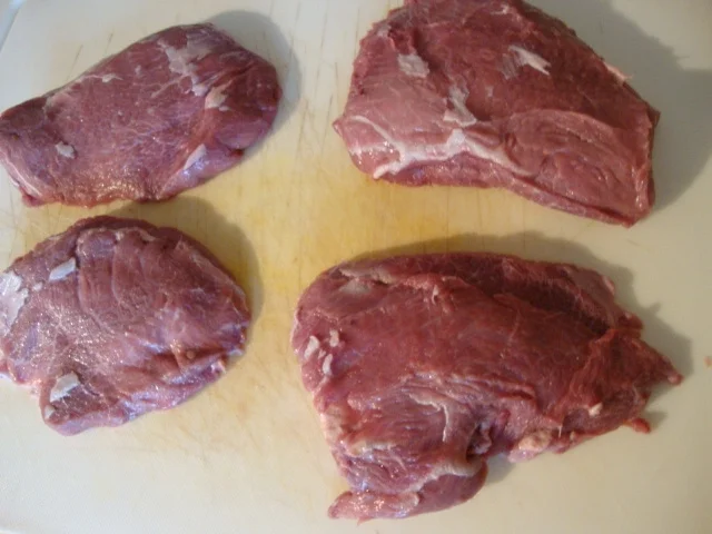 Rezept: geschmorte Kalbsbäckchen im Barolosößchen Bild Nr. 3232 geschmorte Kalbsbäckchen im Barolosößchen - Rezept - Bild Nr. 3232