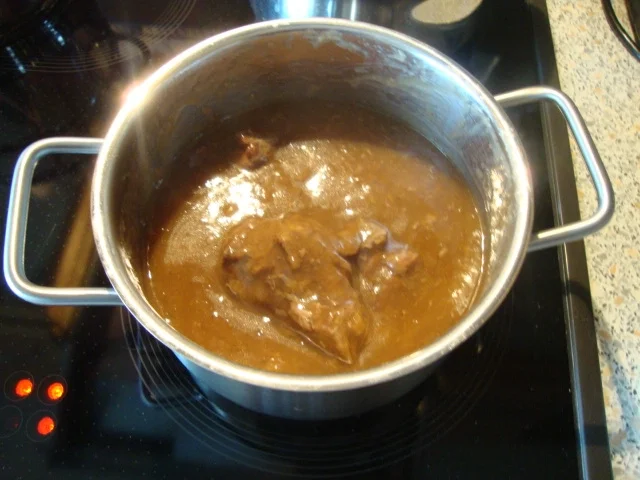 Rezept: geschmorte Kalbsbäckchen im Barolosößchen Bild Nr. 3237 geschmorte Kalbsbäckchen im Barolosößchen - Rezept - Bild Nr. 3237