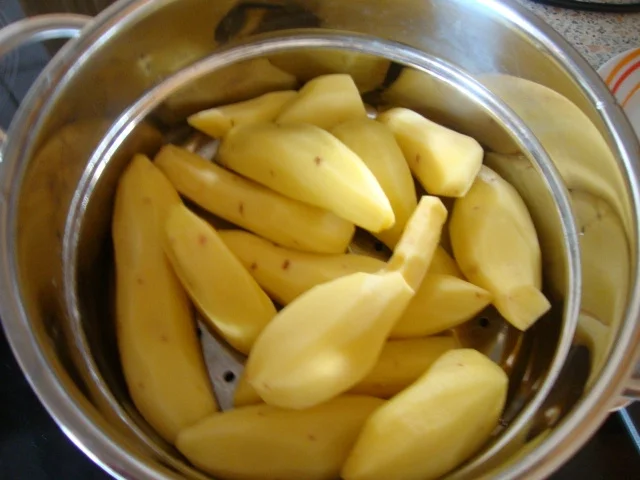 Rezept: geschmorte Kalbsbäckchen im Barolosößchen Bild Nr. 3240 geschmorte Kalbsbäckchen im Barolosößchen - Rezept - Bild Nr. 3240