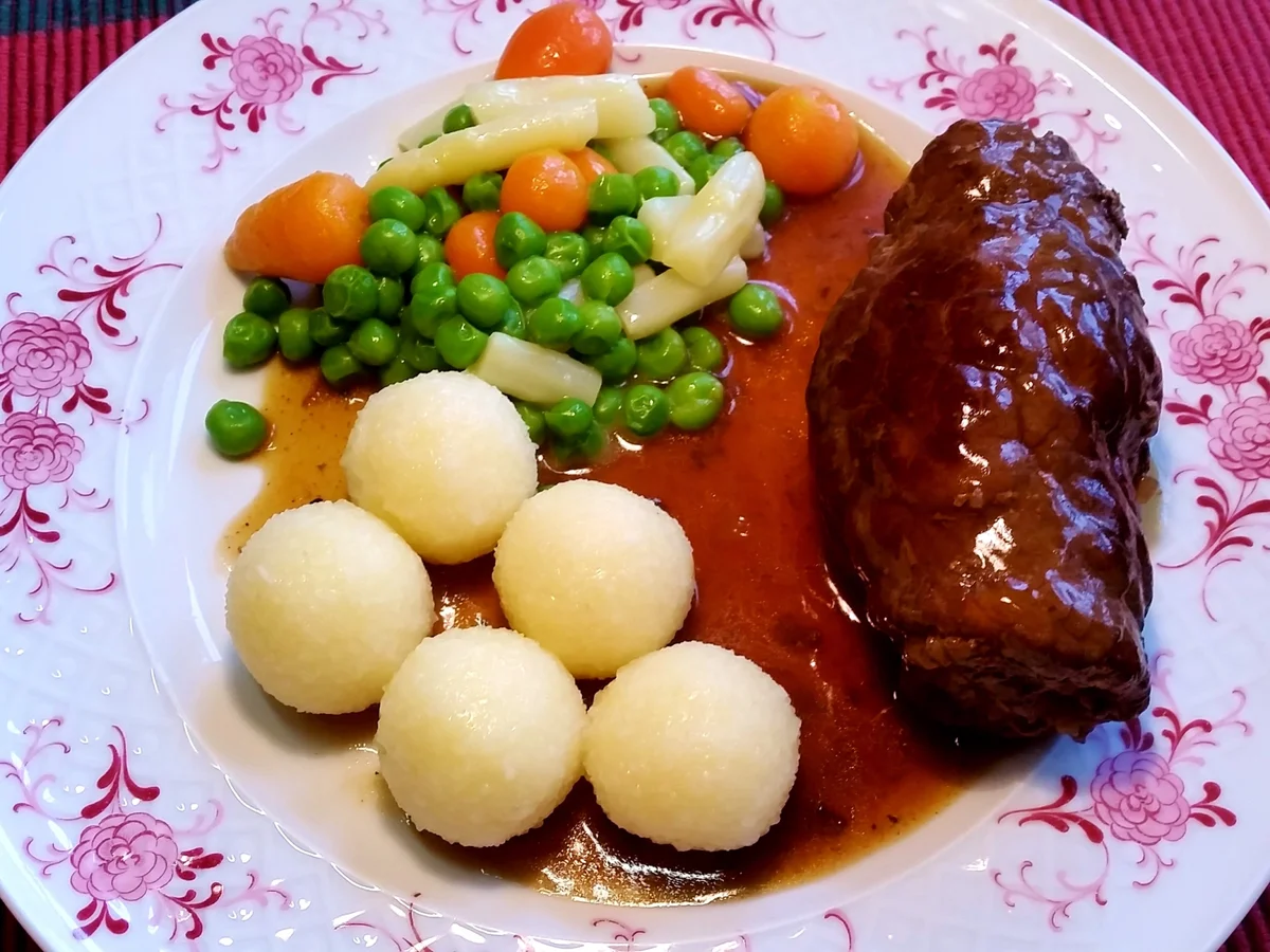 Rindsrouladen zum Weihnachtsfest - Rezept - Bild Nr. 3280