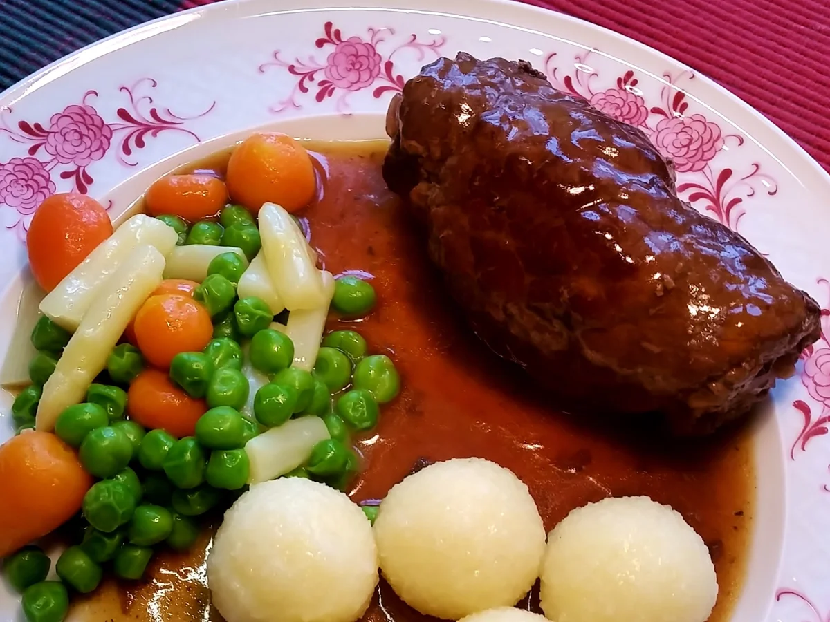 Rindsrouladen zum Weihnachtsfest - Rezept - Bild Nr. 3281