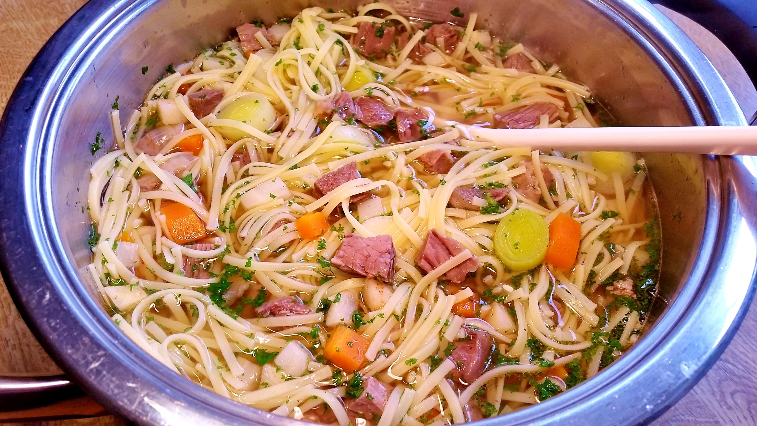 Bilder für Kräftige Fleischsuppe ... - Rezept