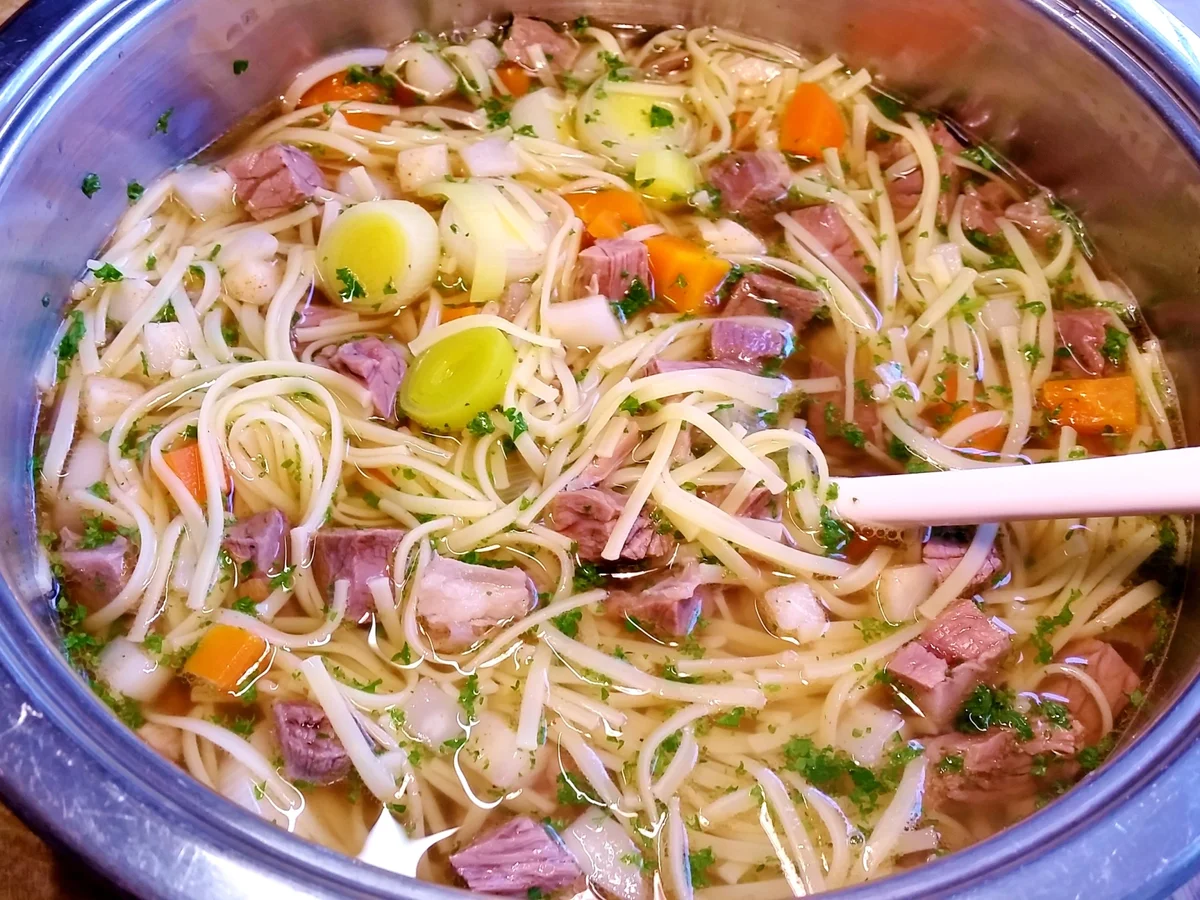 Kräftige Fleischsuppe ... - Rezept - Bild Nr. 3344