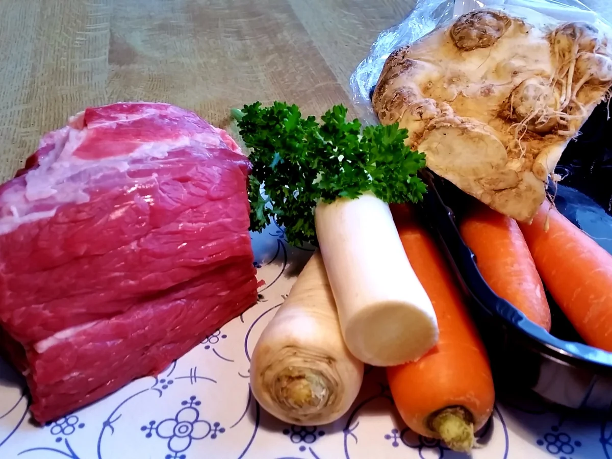 Kräftige Fleischsuppe ... - Rezept - Bild Nr. 3346