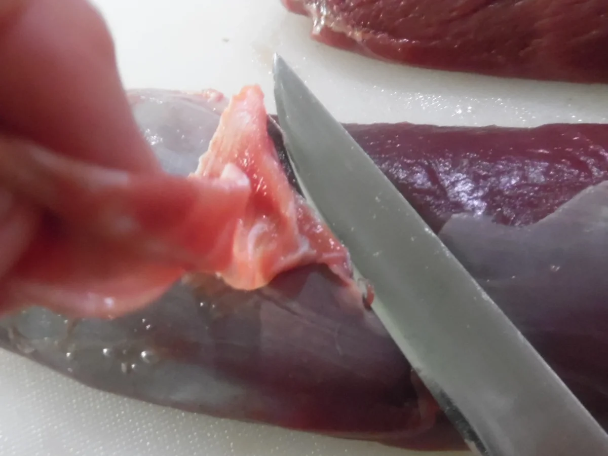 Rezept: Rehrücken mit Preiselbeersoße und Rahm-Waldpilzen Bild Nr. 3347 Rehrücken mit Preiselbeersoße und Rahm-Waldpilzen - Rezept - Bild Nr. 3347