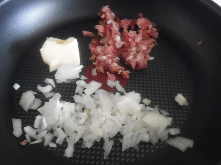 Rehrücken mit Preiselbeersoße und Rahm-Waldpilzen - Rezept