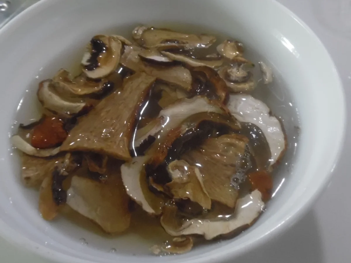 Rezept: Rehrücken mit Preiselbeersoße und Rahm-Waldpilzen Bild Nr. 3352 Rehrücken mit Preiselbeersoße und Rahm-Waldpilzen - Rezept - Bild Nr. 3352