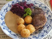 Rinderfilet mit Whiskysauce, Mandelbällchen und Rotkohl-Blaukraut böhmischer Art - Rezept - Bild Nr. 3349