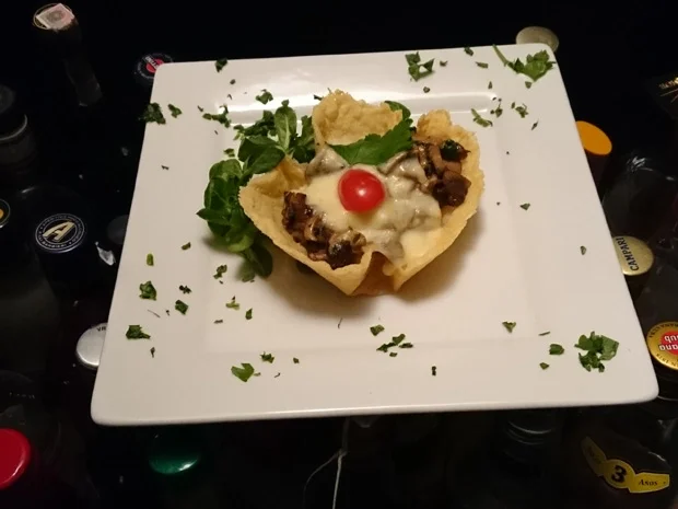 Parmesankörbchen mit Käsefondue Funghi und Polenta - Rezept - Bild Nr. 3359