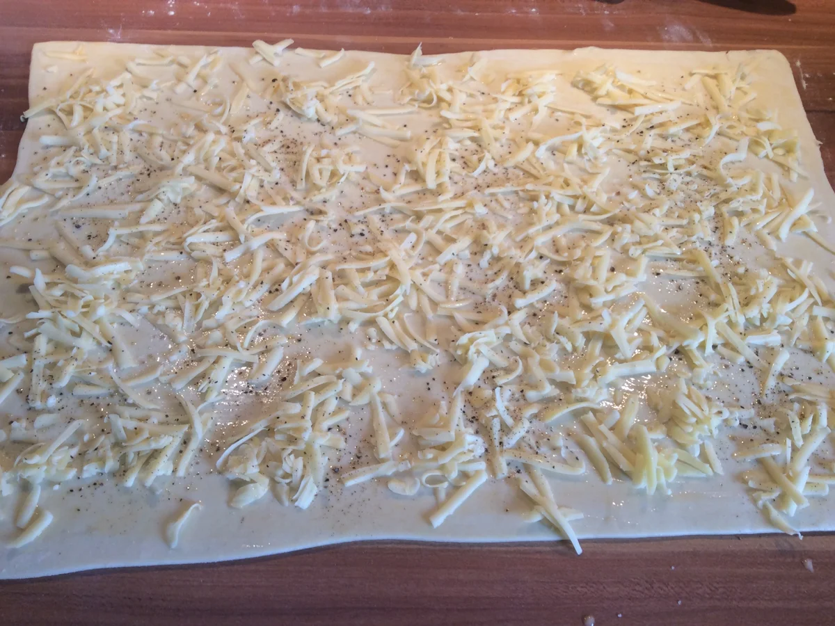 Rezept: Käsestangen aus Blätterteig Bild Nr. 3359 Käsestangen aus Blätterteig - Rezept - Bild Nr. 3359