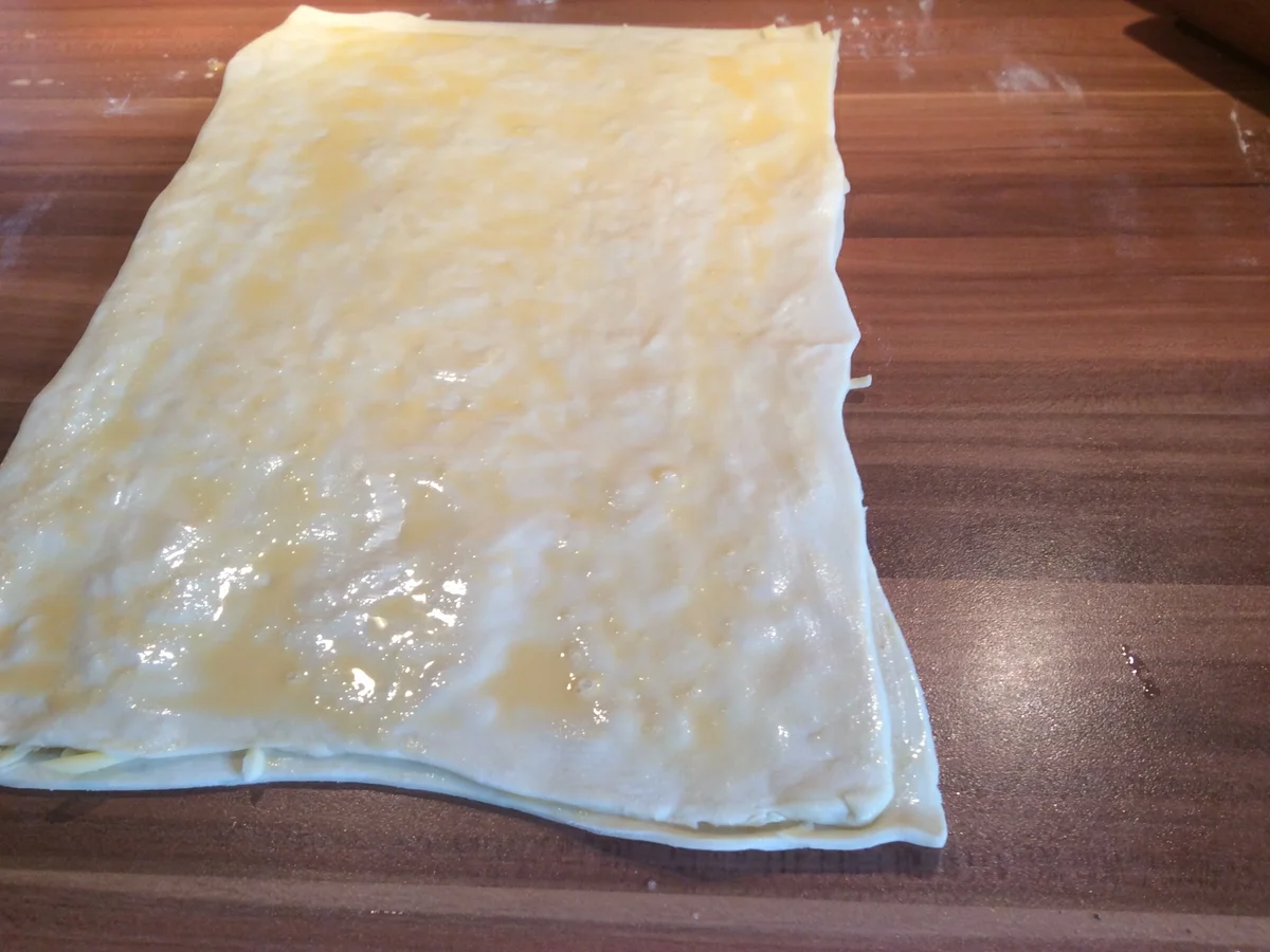 Rezept: Käsestangen aus Blätterteig Bild Nr. 3360 Käsestangen aus Blätterteig - Rezept - Bild Nr. 3360