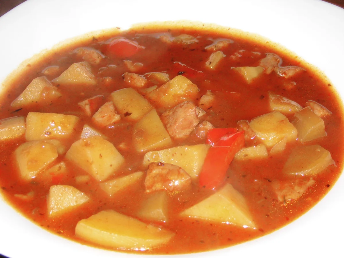 Kartoffelgulasch mit Knacker - Rezept - Bild Nr. 3425
