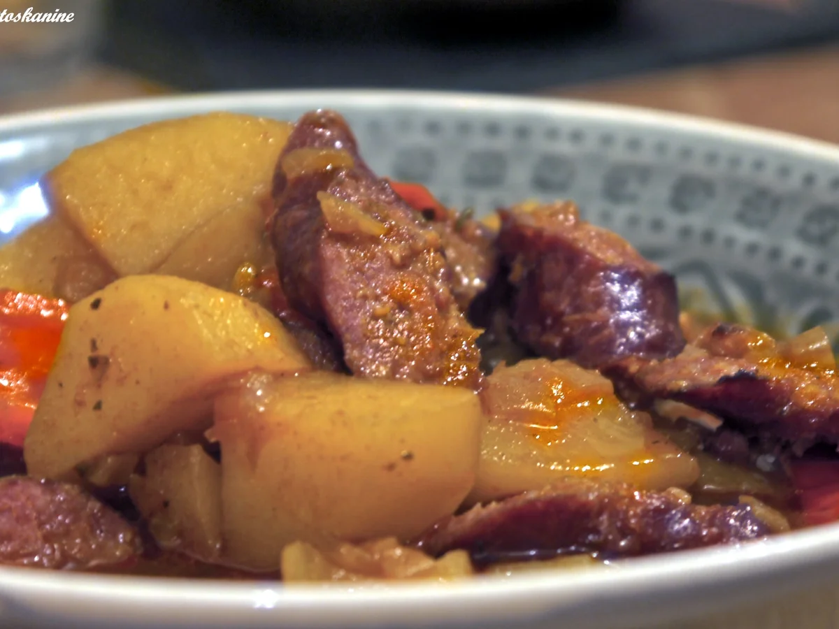 Kartoffelgulasch mit Knacker - Rezept - Bild Nr. 3416