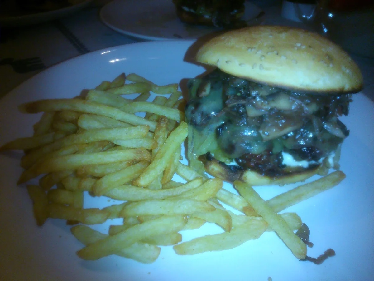 Rezept: Cheeseburger *DELUXE* Bild Nr. 3410 Cheeseburger *DELUXE* - Rezept - Bild Nr. 3410