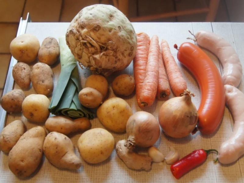 Sellerie-Kartoffel-Cremesuppe mit Einlage - Rezept - Bild Nr. 3417