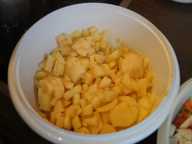 Sellerie-Kartoffel-Cremesuppe mit Einlage - Rezept - Bild Nr. 3418