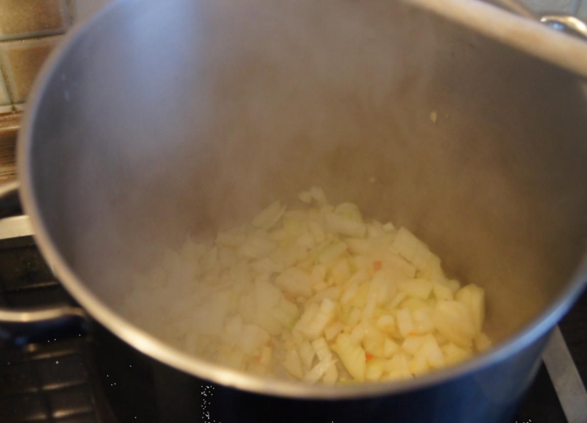 Sellerie-Kartoffel-Cremesuppe mit Einlage - Rezept - Bild Nr. 3421
