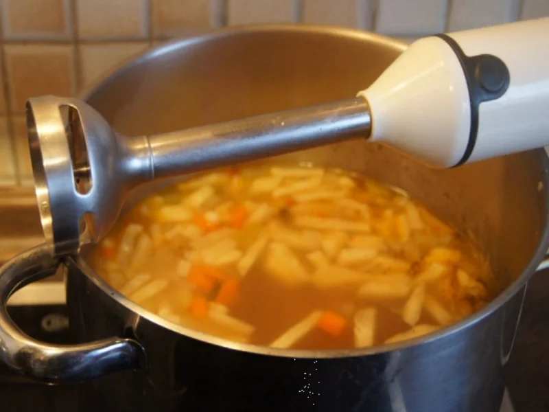 Sellerie-Kartoffel-Cremesuppe mit Einlage - Rezept - Bild Nr. 3426