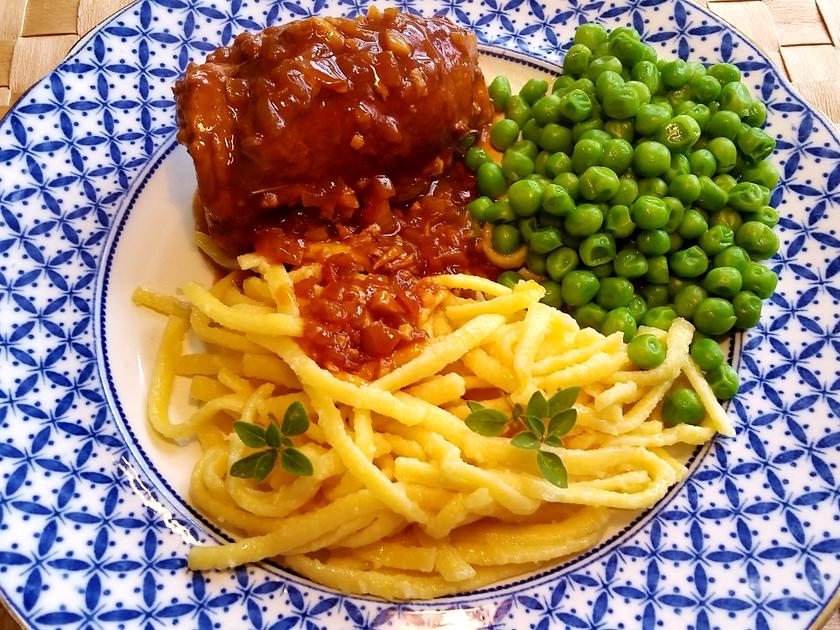 Gefüllte Schnitzel-Rouladen - Rezept mit Bild - kochbar.de