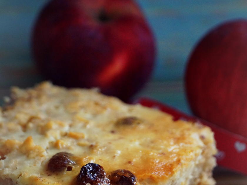 Apfel-Kuchen vom Blech mit Marzipan-Guss - Rezept - kochbar.de