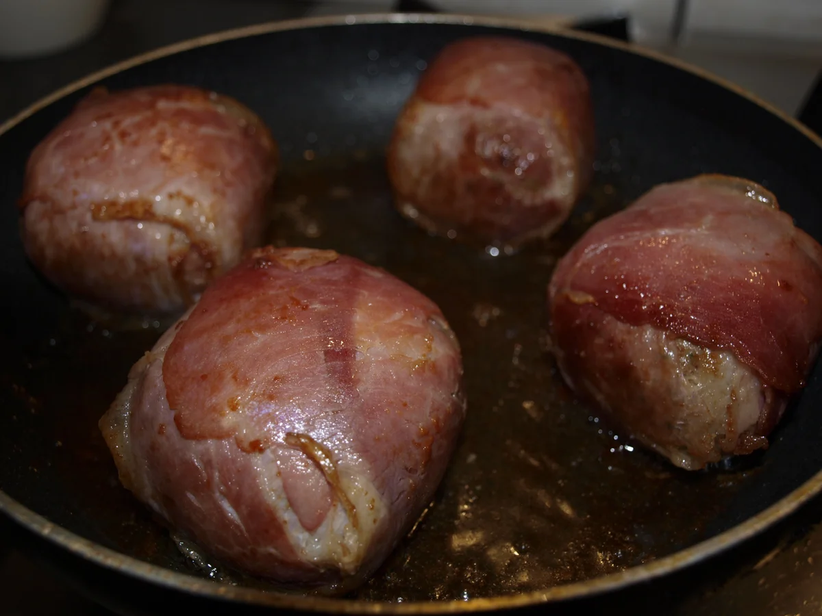 ein Hackball im " Wintermantel " aus luftgetrockneten rohen Schinken.... - Rezept - Bild Nr. 3436