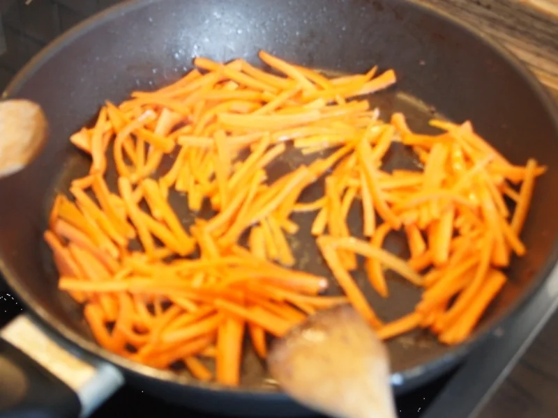 Frühlingsrollen mit pikanter Füllung - Rezept - Bild Nr. 3445