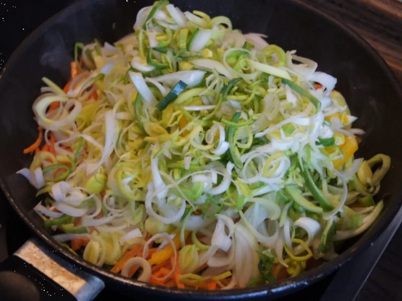 Frühlingsrollen mit pikanter Füllung - Rezept - Bild Nr. 3446