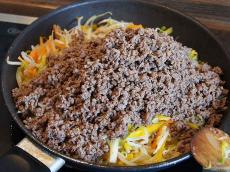 Frühlingsrollen mit pikanter Füllung - Rezept - Bild Nr. 3450