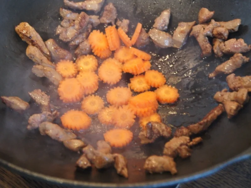 Rezept: Wok-Kalbsleber mit Gemüse und Reis Bild Nr. 3458 Wok-Kalbsleber mit Gemüse und Reis - Rezept - Bild Nr. 3458