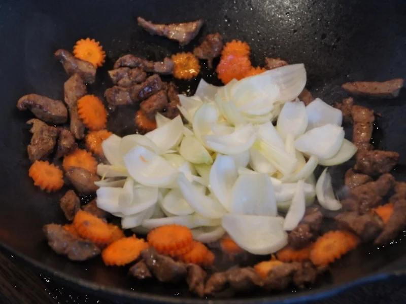 Rezept: Wok-Kalbsleber mit Gemüse und Reis Bild Nr. 3459 Wok-Kalbsleber mit Gemüse und Reis - Rezept - Bild Nr. 3459