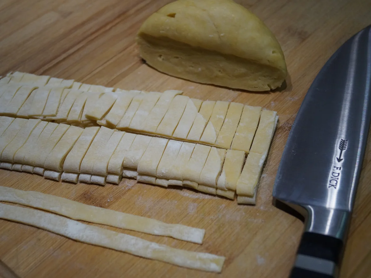Selbstgemachte Nudeln mit Kräuterseitling-Sahne-Soße - Rezept - Bild Nr. 3491