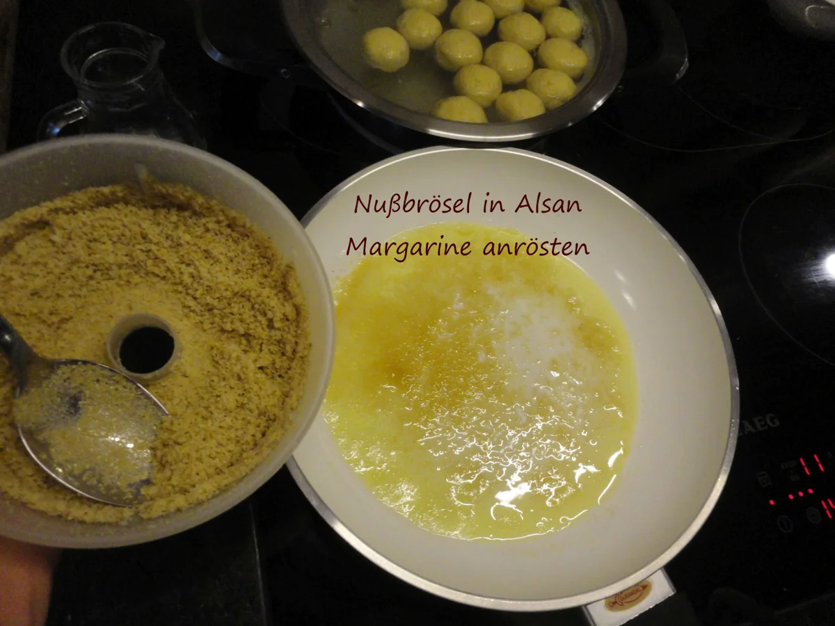 Vegane " Topfen " Knödel in Nußbrösel auf Fruchtspiegel - Rezept - Bild Nr. 3537