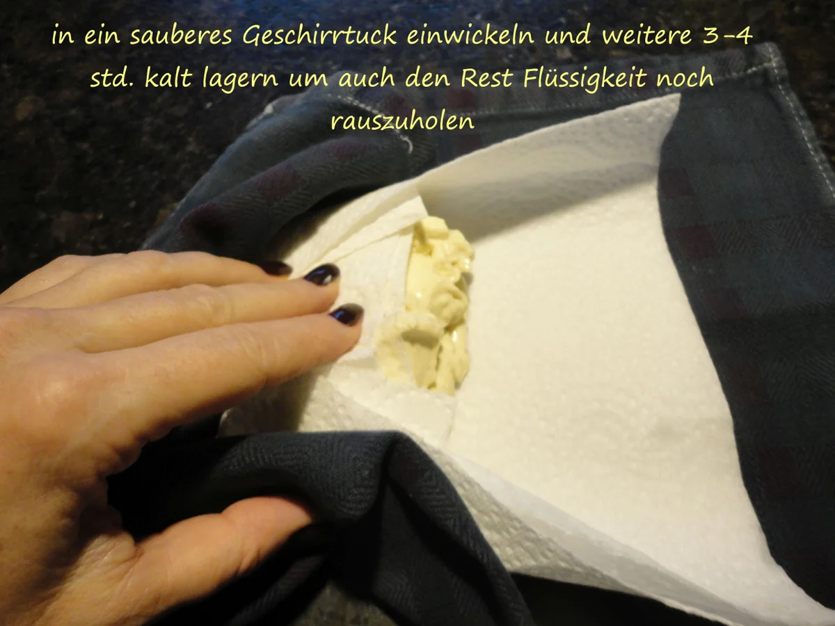 Vegane " Topfen " Knödel in Nußbrösel auf Fruchtspiegel - Rezept - Bild Nr. 3544