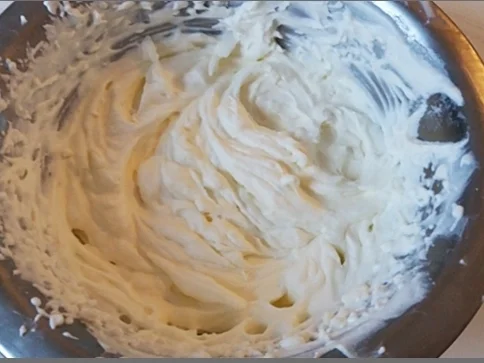 Rezept: Windbeutel mit Amarenakirschen Bild Nr. 3630 Windbeutel mit Amarenakirschen - Rezept - Bild Nr. 3630