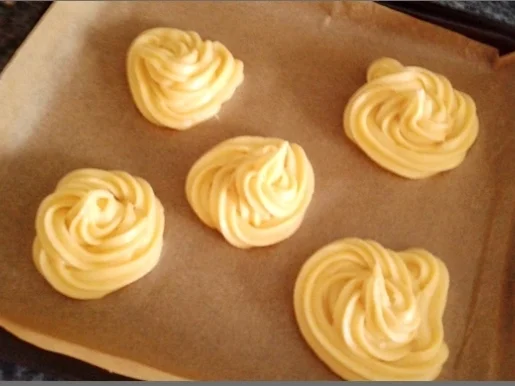 Rezept: Windbeutel mit Amarenakirschen Bild Nr. 3641 Windbeutel mit Amarenakirschen - Rezept - Bild Nr. 3641