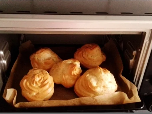 Rezept: Windbeutel mit Amarenakirschen Bild Nr. 3642 Windbeutel mit Amarenakirschen - Rezept - Bild Nr. 3642