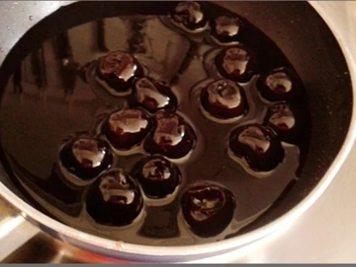 Rezept: Windbeutel mit Amarenakirschen Bild Nr. 3647 Windbeutel mit Amarenakirschen - Rezept - Bild Nr. 3647