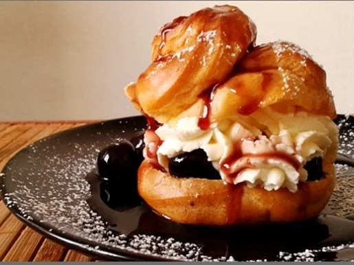 Rezept: Windbeutel mit Amarenakirschen Bild Nr. 3650 Windbeutel mit Amarenakirschen - Rezept - Bild Nr. 3650