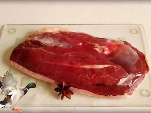 Barbarie Entenbrustfilet nappiert  mit  Porto Armilar-Soße, Rotkohl & „Muster“ Klöß - Rezept - Bild Nr. 3629